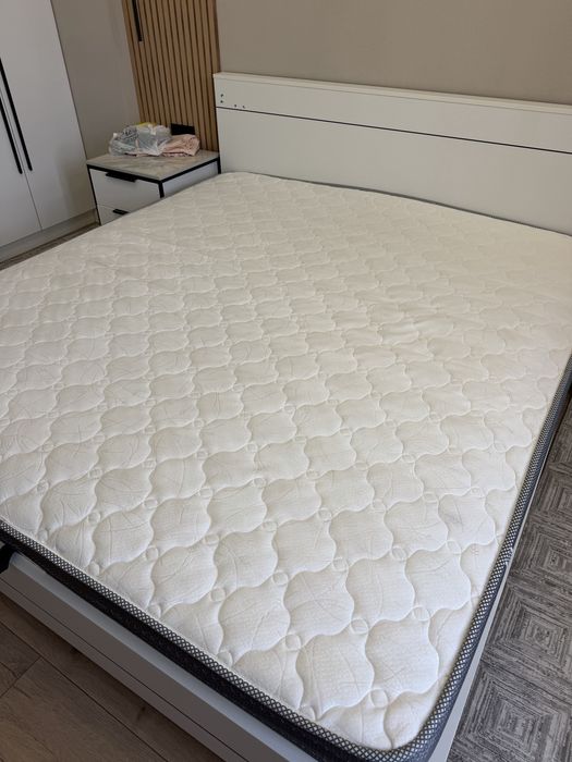 Продам матрас 180х200