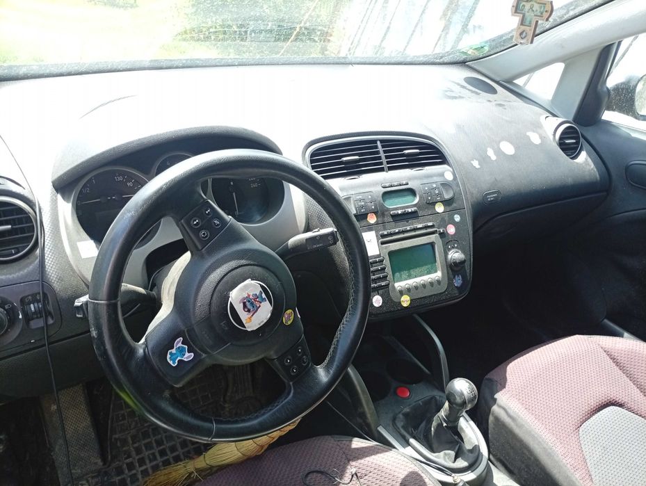 Vând Seat Altea 1.9 tdi avariat pentru dezmembrare