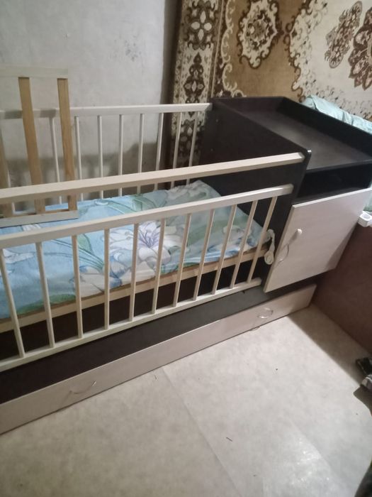Продам детскую кроватку