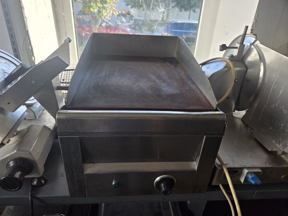 Grill de banc sau cu banc, electric sau gaz, inox