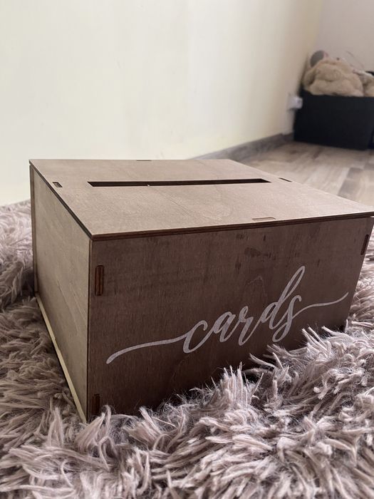 Кутия за картички