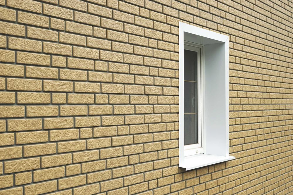 Облицовка дома под Кирпич. Водосток, софиты, гибкая черепица.