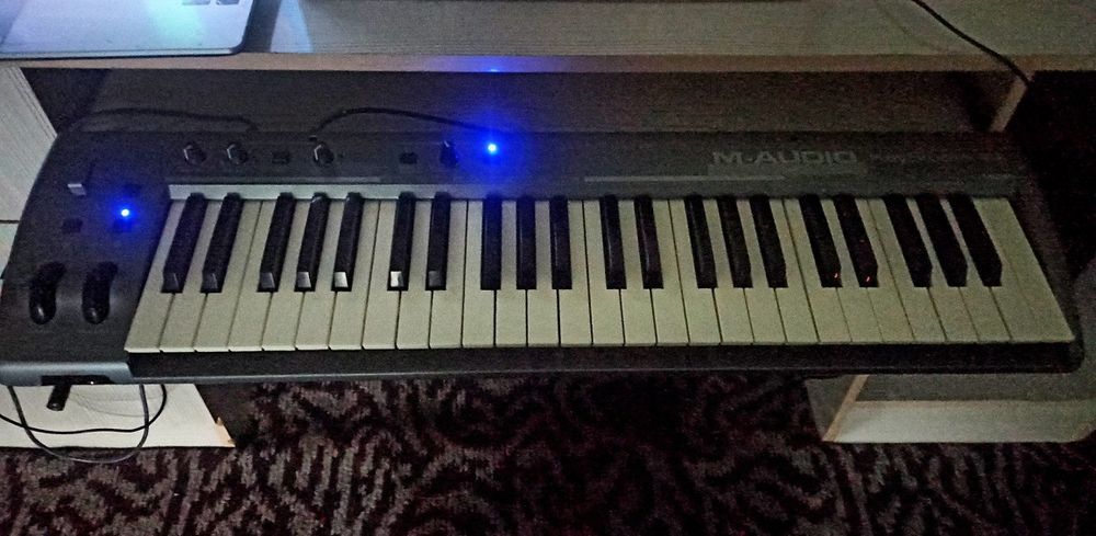 M-Audio KeyStudio 49I midi klavish sotiladi
