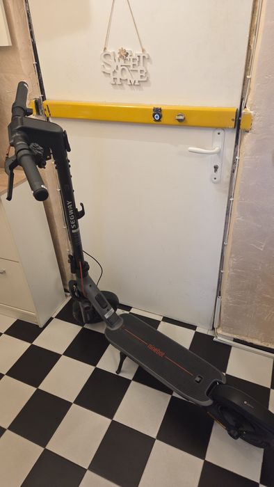 Електическа тротинетка Segway Ninebot F3