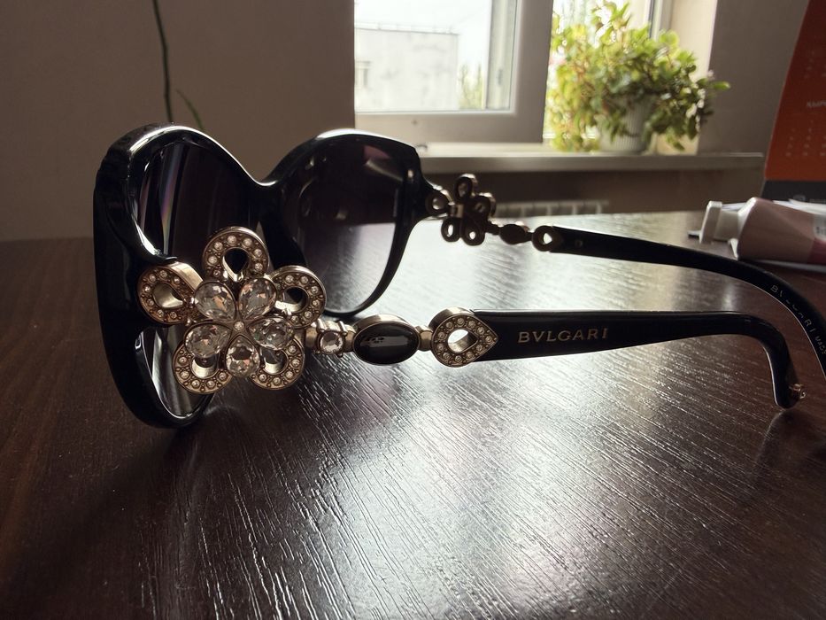 Солнцезащитные очки BVLGARI, оригинал