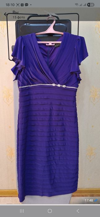 Продаются платья вечерние