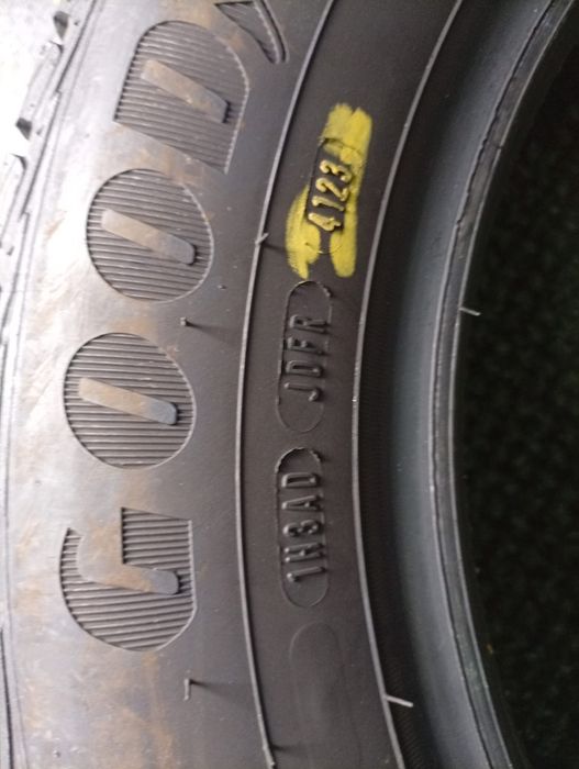 185 65 15 Goodyear vector 4 Season