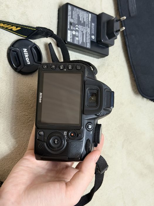 Nikon D3100 + объектив 18–55 мм