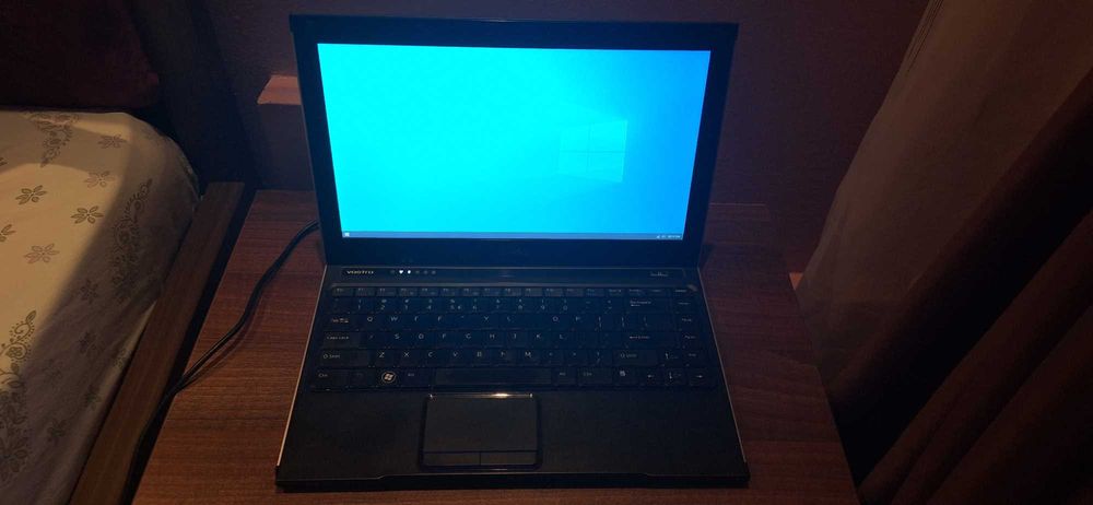 Laptop Dell Vostro V13 functional + incarcator original