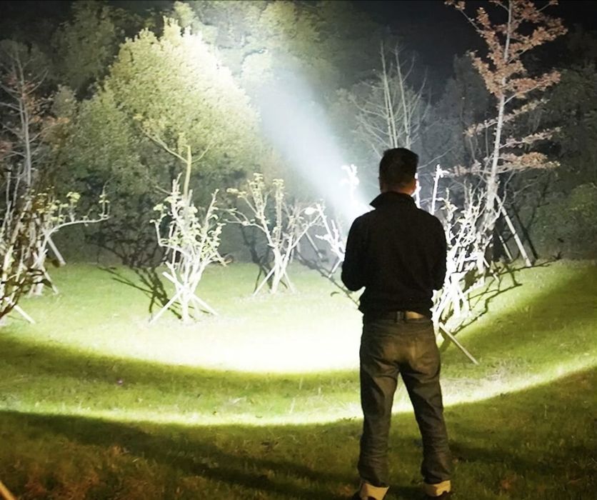 Мощный электрофонарь прожектор