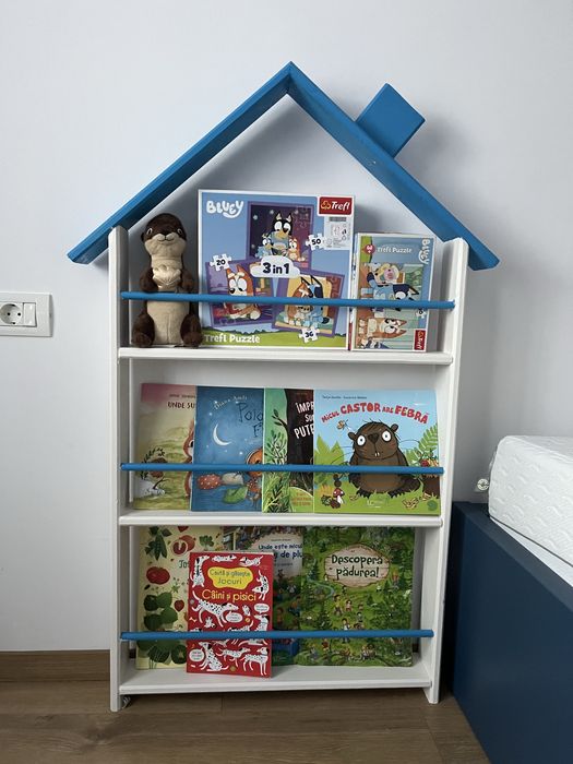 Biblioteca tip Casuta Montessori