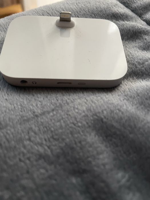 Lightning Dock apple