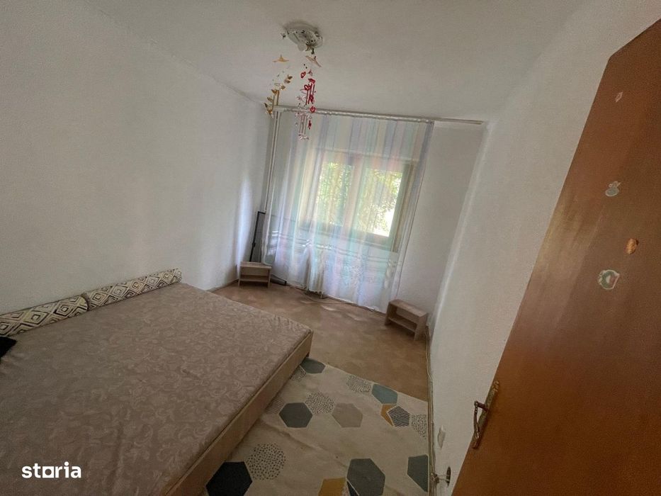 Apartament 3 camere, etaj 1/4,2 bai,69 mp, centrala,bloc 1981-Militari