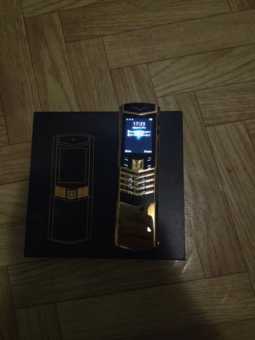 кнопочный телефон Верту