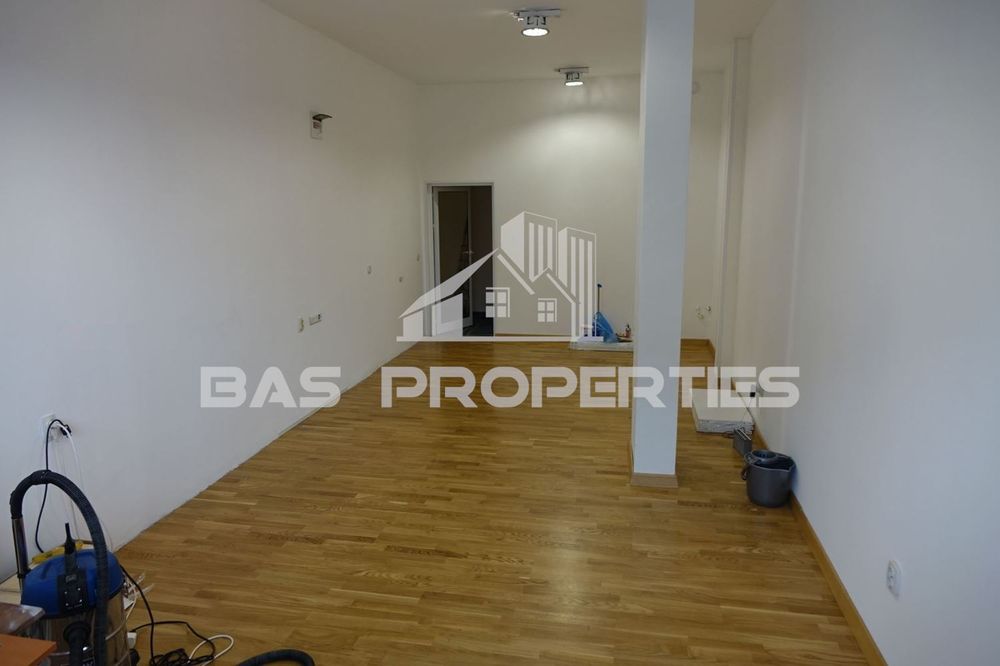 Продава се Магазин в София, Овча купел - 42 кв.м за 1905 €/кв.м - Снимка #1