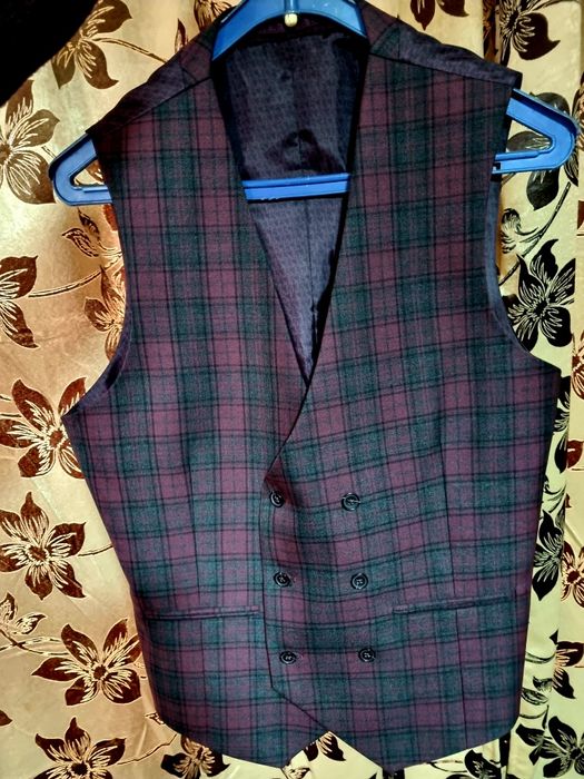 Vand costum și sacouri noi!