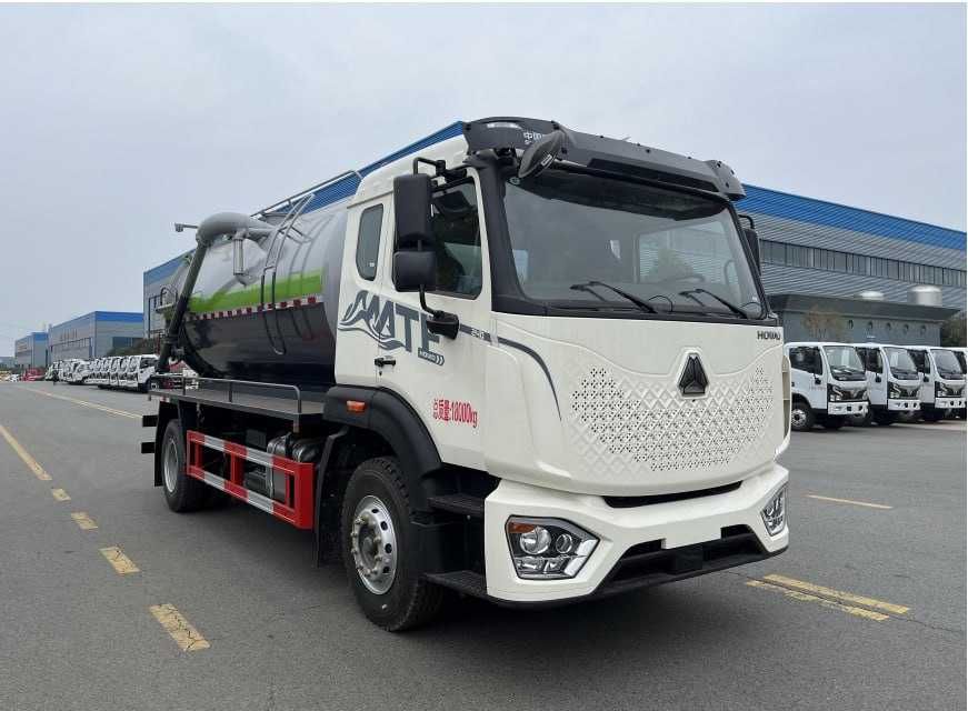 Вакуумная ассенизаторская машина HOWO 12 м³