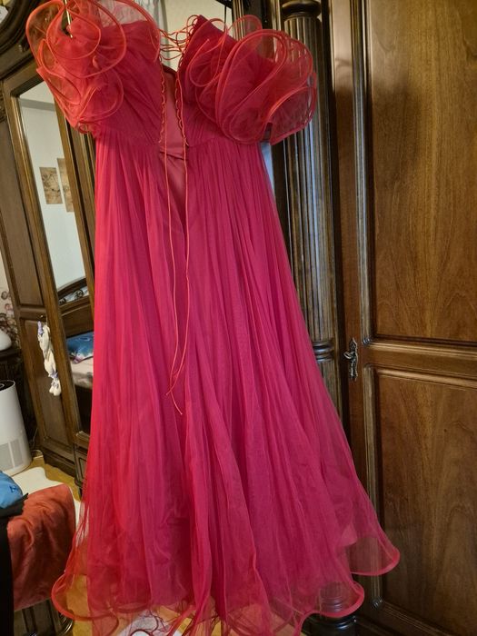 Rochie lunga de tulle cu detalii in talie si pe umeri - Ana Radu