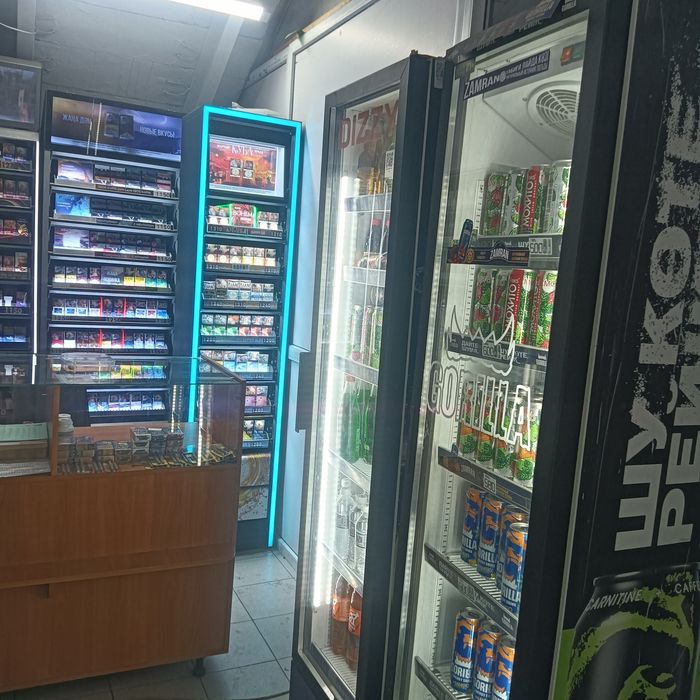Продам шкаф для магазина