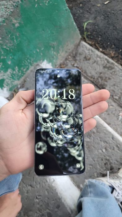 Продам обмен Samsung s20