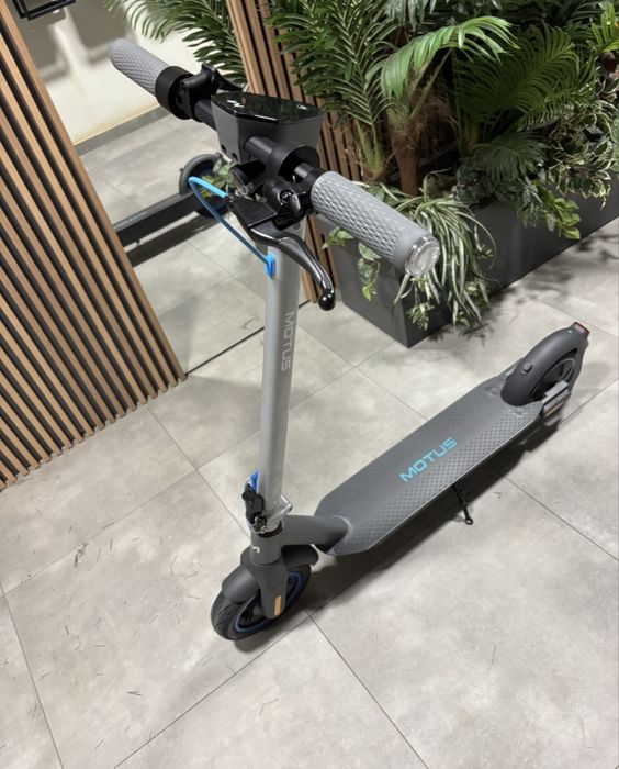 trotineta inchiriat Glovo/Wolt/Tazz