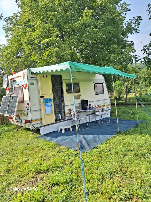 Vând set terasă/umbrar la rulotă