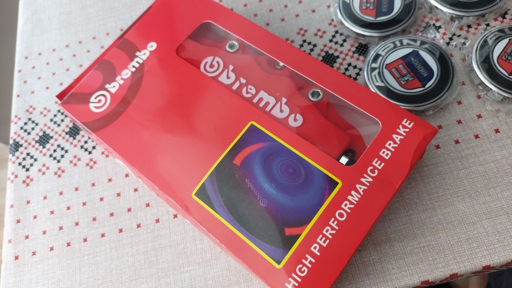 Capace ornament etrier disc frana brembo roșii plastic tuning racing