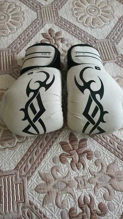 Боксови ръкавици