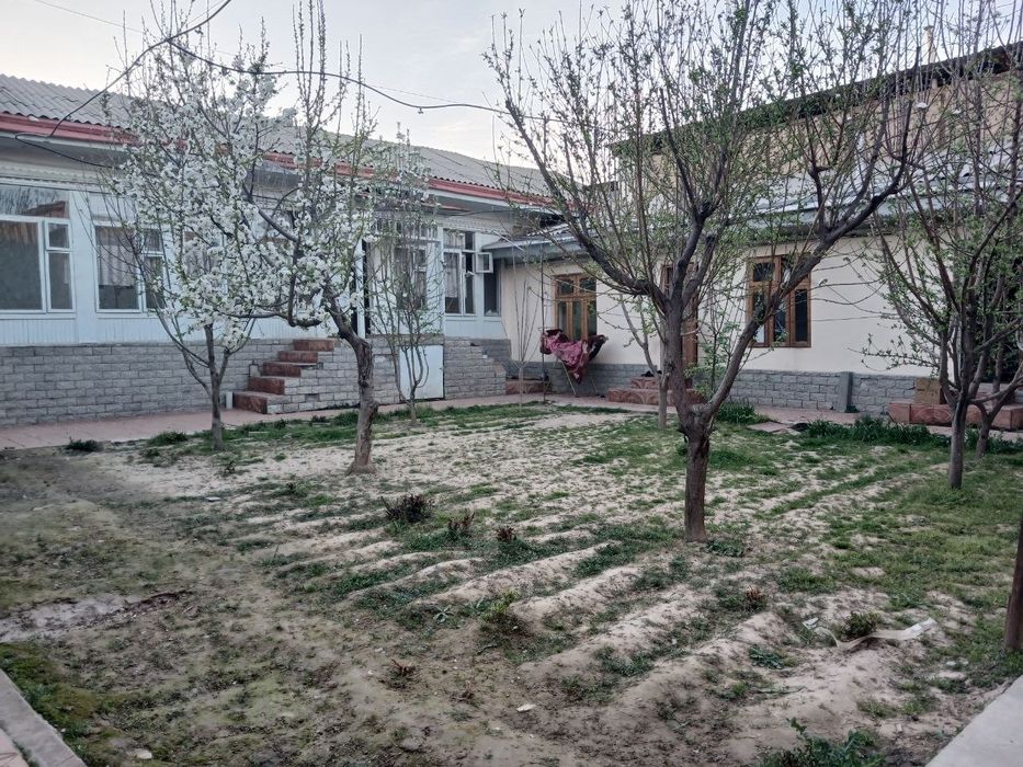 Keles massiv tarafda yer narxida uchaska sotiladi 25000 y.e