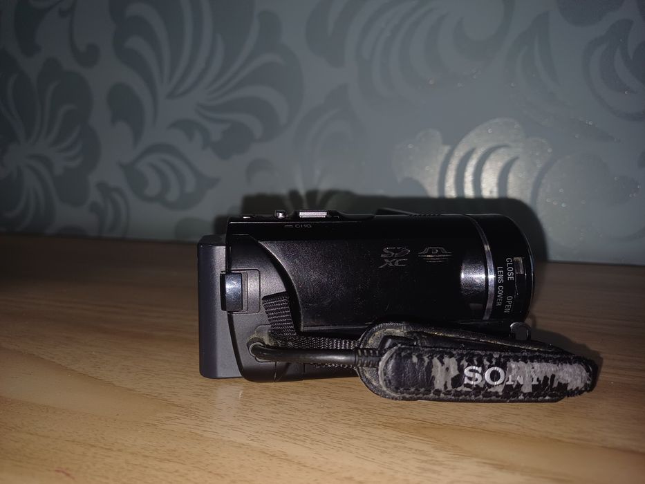 Видеокамера Sony Handycam HDR-CX200
