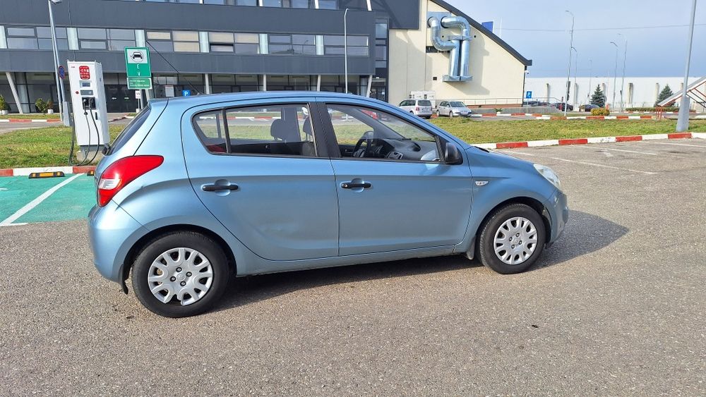 HYUNDAI i20 2011 — imagine 4