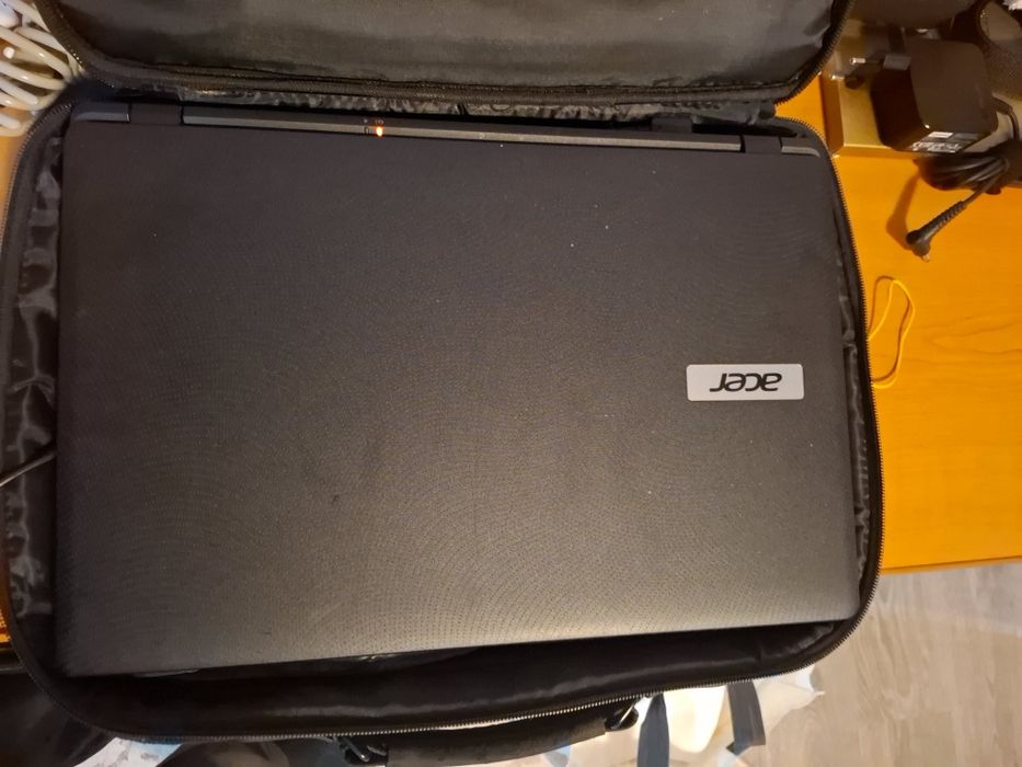 Laptop Acer Aspire E15 Start, 500GHDD, 4GRAM, impecabil