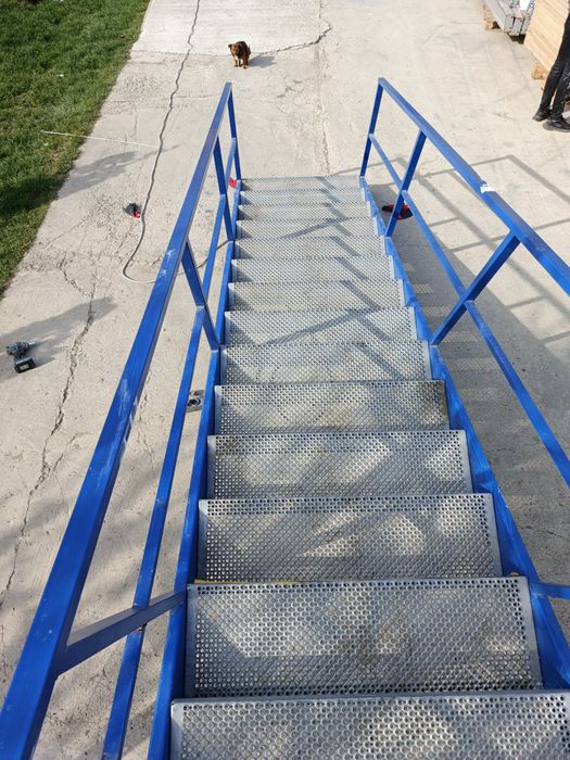 Scara metalica zincata industriala mezanin