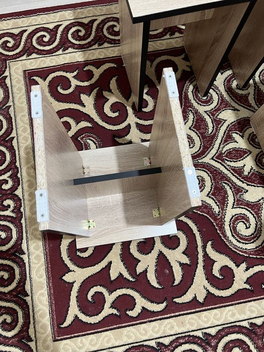 Продам 4 новые табуретки