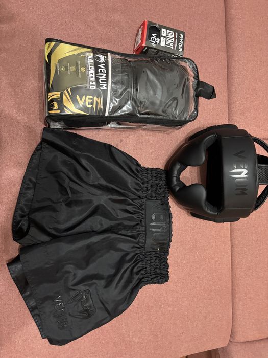 Echipament Kickboxing Venum negru