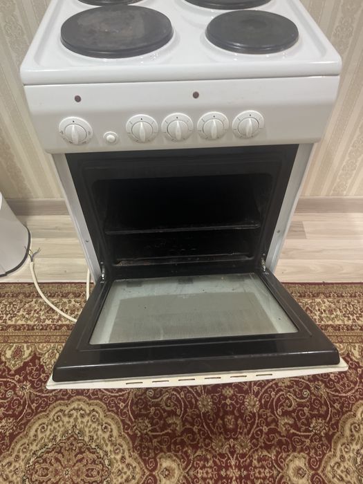 Продам электроплиту 4 - камфорную