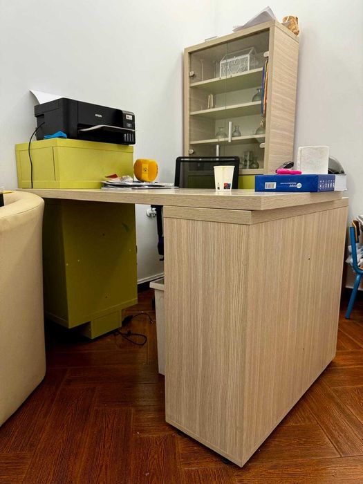 Set Mobilier Premium Recepție / Birou (2 Birouri masive + Dulap Vitrină)