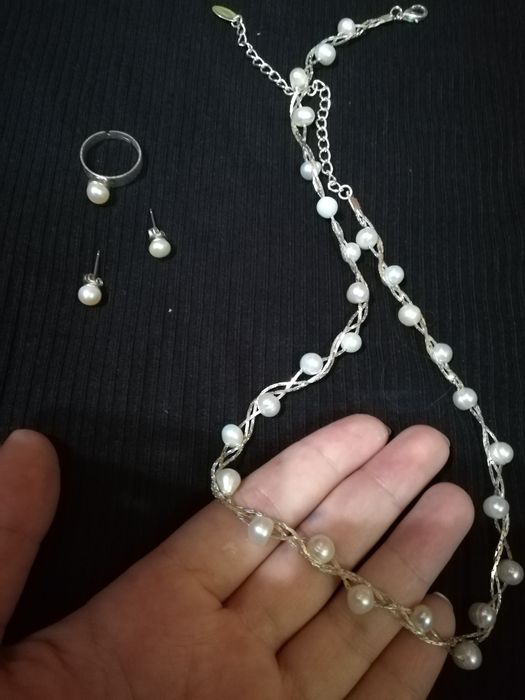 Vand set bijuterii cu perle