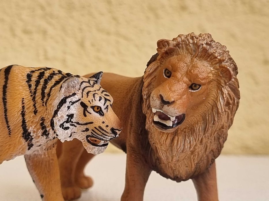 Tigru si leu Schleich