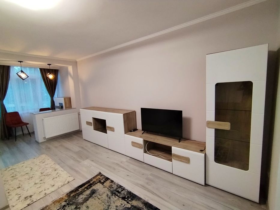 Închiriez garsoniera renovata