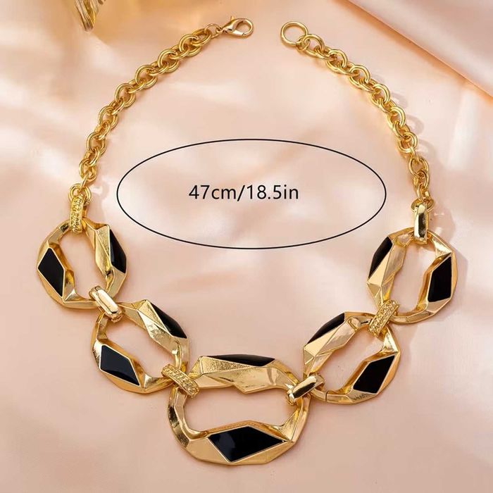 Модерно и изискано геометрично колие