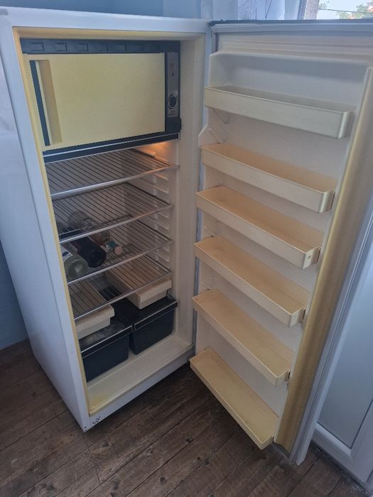 Хладилник SNAIGE за колекционери.