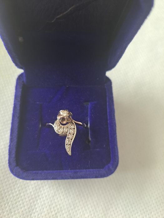 Продам кольцо, золото