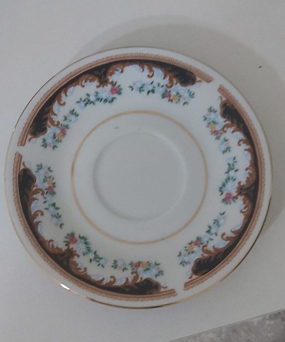 Продаётся кофейный сервиз на 6 персон