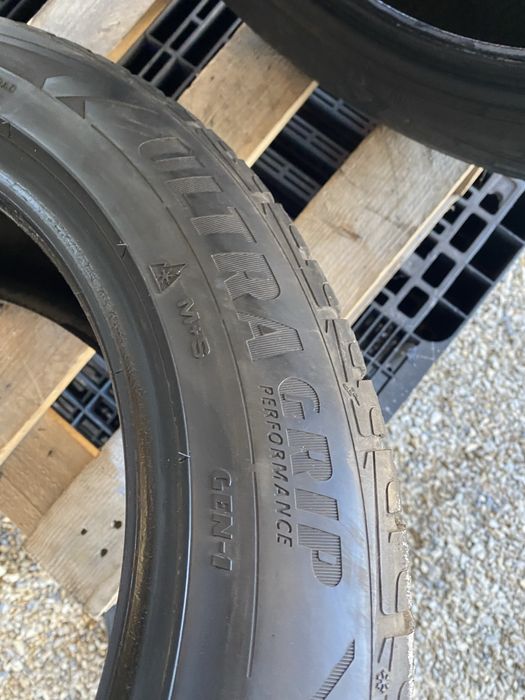 225/55/18 Дънлоп Зимни