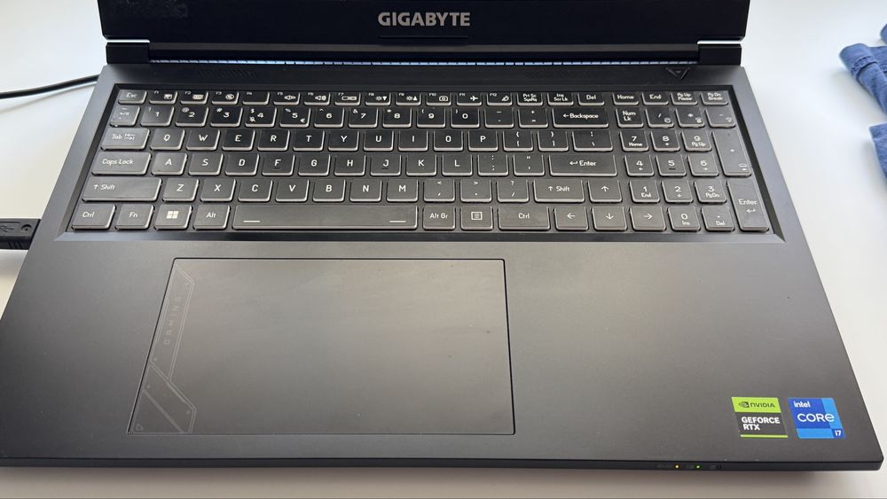 Laptop gaming Gigabyte G6 KF 2024 | i7-13620H | RTX 4060 8GB | 16GB RAM | 1TB | 165Hz
