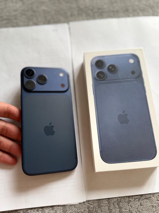 Iphone 17 Pro Max,  Deep Blue 256 GB