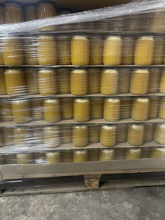 Продавам пчелен мед.