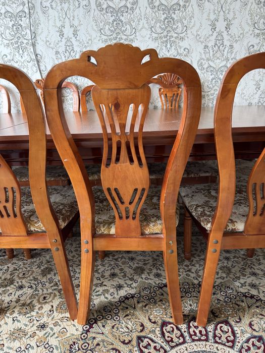 Стол со стульями