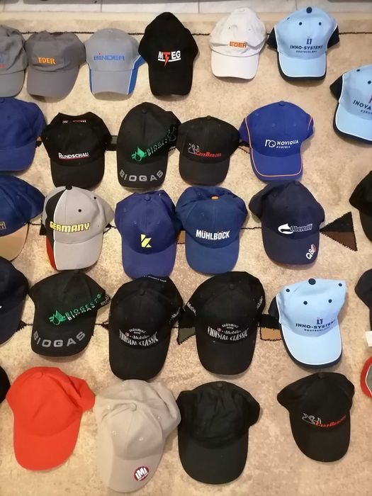 Lot de 1 00 șepci noi diverse modele